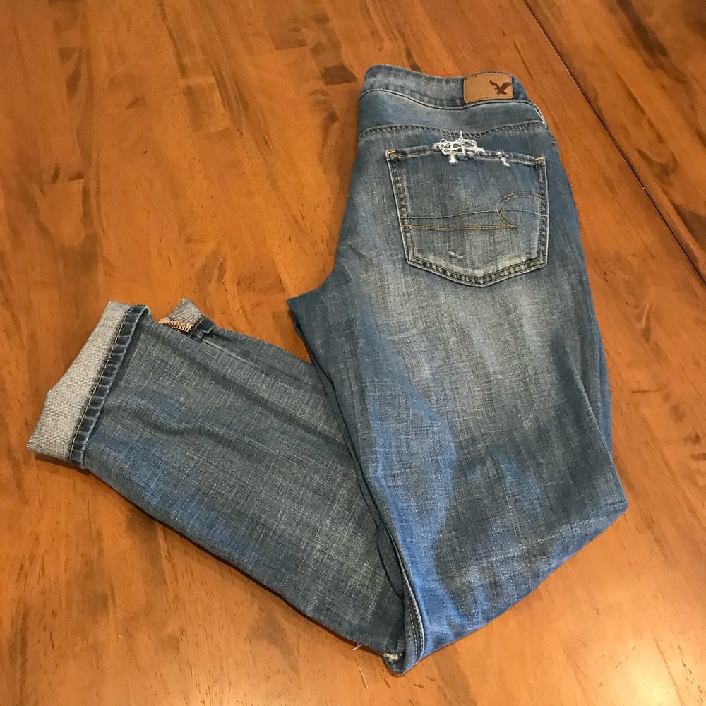 American Eagle Tomgirl cropped distressed jeans